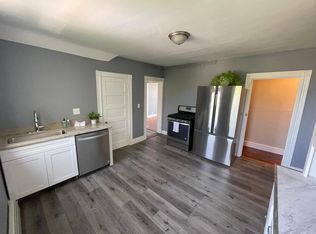 22 Oakdale St, Providence, RI 02908