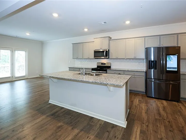 7566 Jennadee Dr — Photo 18