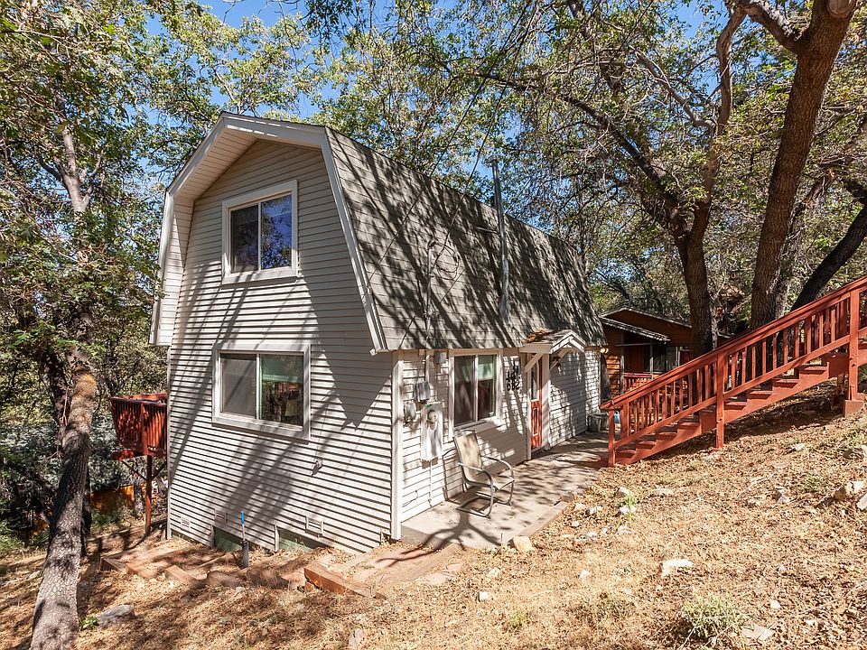 1st image of 682 Villa Grove Ave