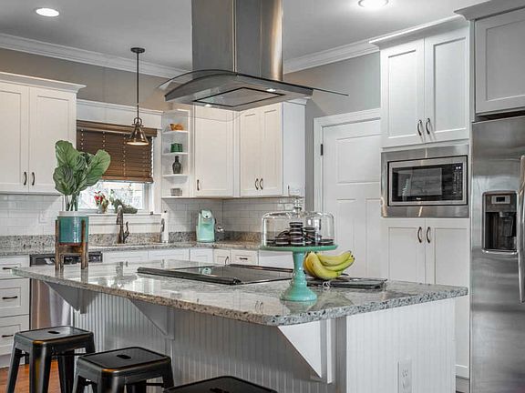 3rd image of 171 Canary Cir