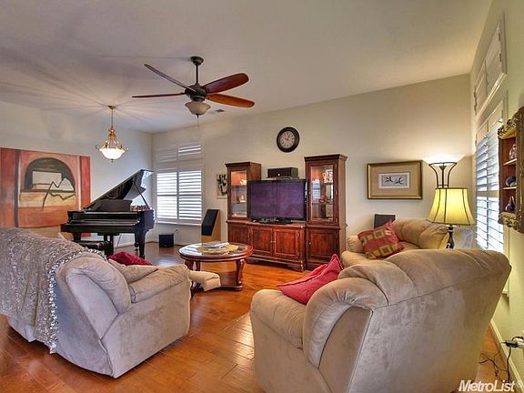 2nd image of 5921 Huntley Ct
