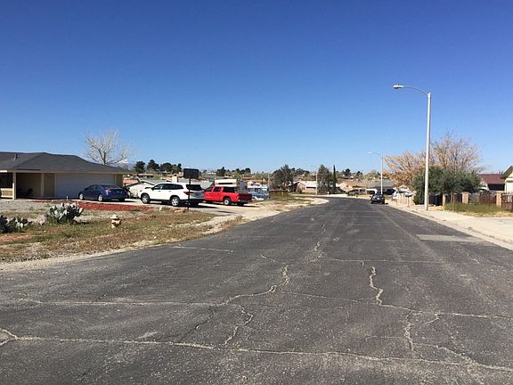 4th image of 16014 Escorza Ln
