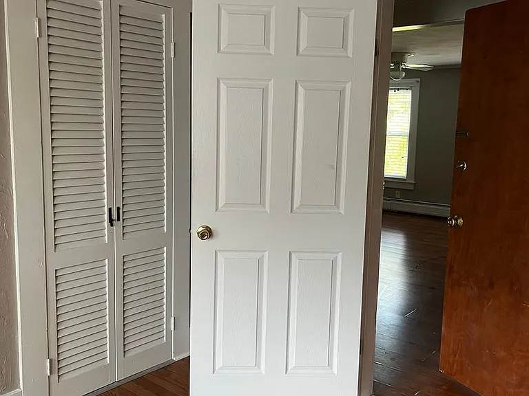 189 Gilford Ave — Photo 5