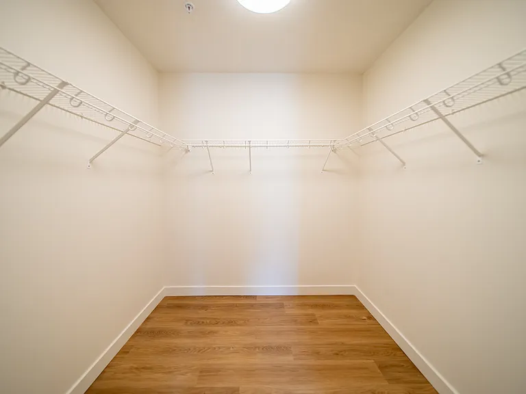2040 37th St SW — Photo 54