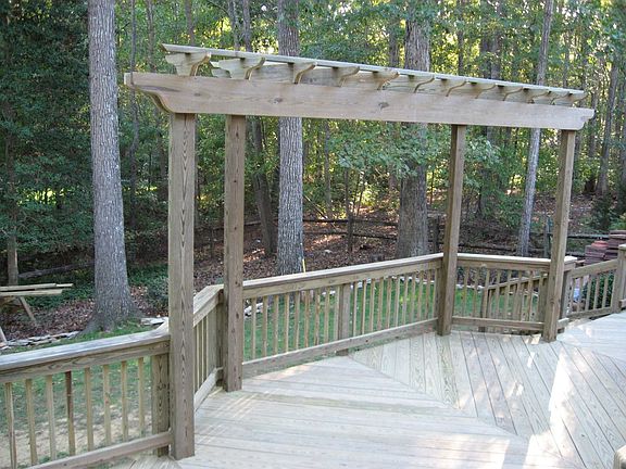 New custom deck w/arbor