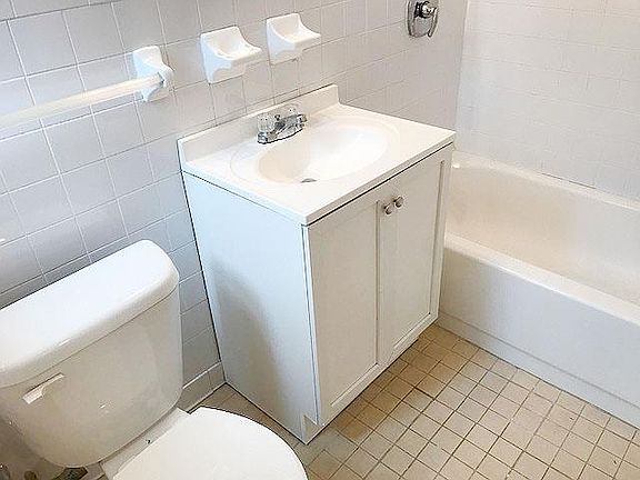 5th image of 723 11th Ave APT 4FS