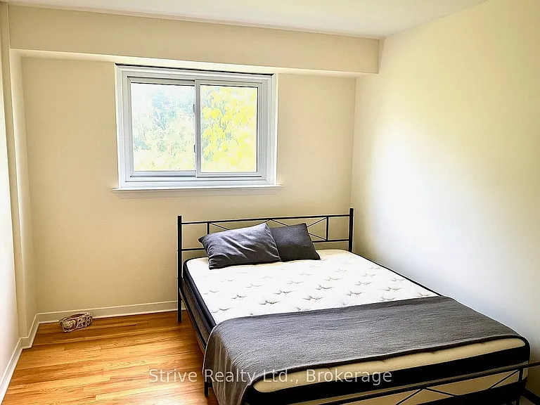 447 Harcourt Dr — Photo 9