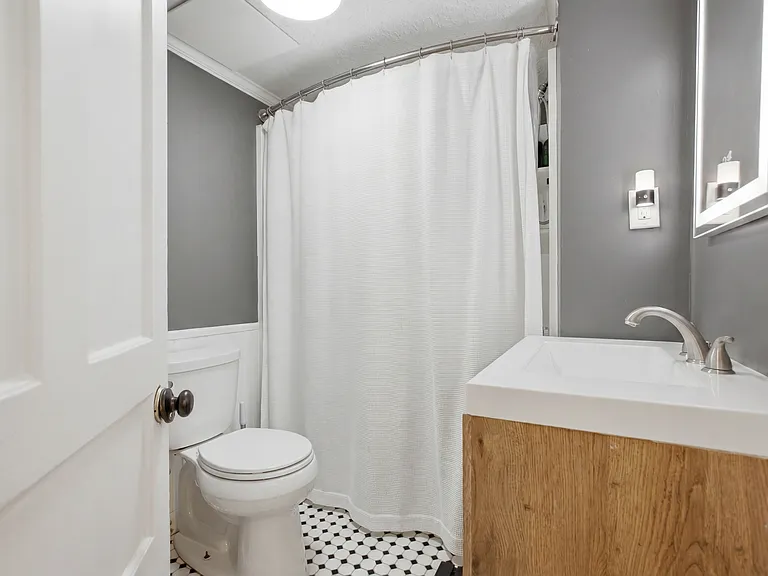 25 Thistle Ave #1 — Photo 7