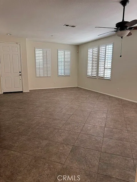 5 bed, 2670 sqft, $3,800 — Photo 2