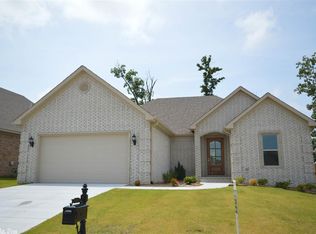 242 Nantucket Loop, Maumelle, AR 72113