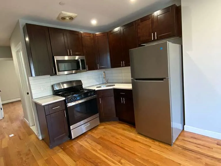 52D Yonkers Ave #3 — Photo 3