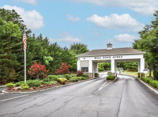 83 Pond View Dr, Pt Washington, NY 11050