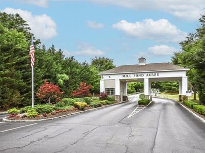 83 Pond View Drive LOWER UNIT, Pt Washington, NY, 11050