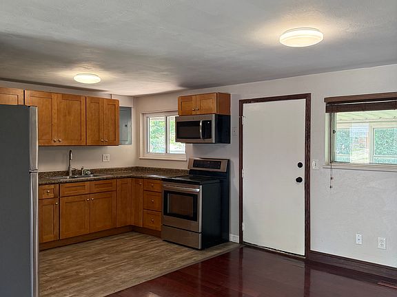 5th image of 4791 Babylon St