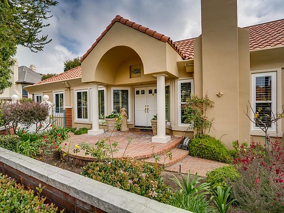 NOW THAT'S AND ENTREY!!