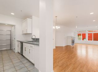 18 Dravus St APT 102, Seattle, WA 98109