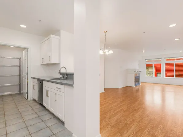 18 Dravus St APT 102, Seattle, WA 98109