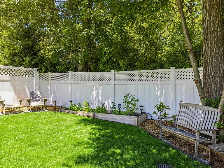 6 Beach Ave — Photo 32