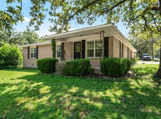 600 W Cayuga Dr, Athens, TX 75751