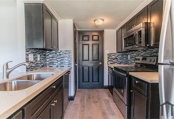 4th image of 19326 Leafwood Ln