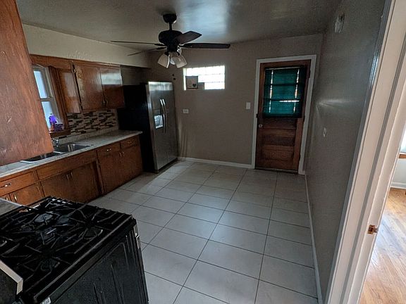 3rd image of 1619 E 86th Pl Unit 1