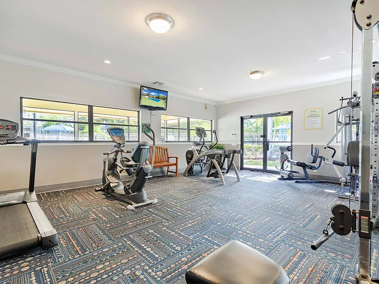 Palm Court at Wellington Apartments — Photo 13