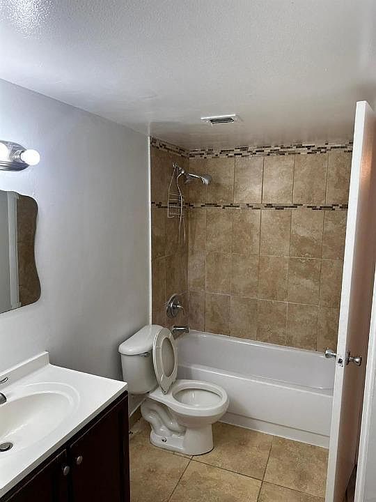 2nd image of 488 NW 165th St APT B312