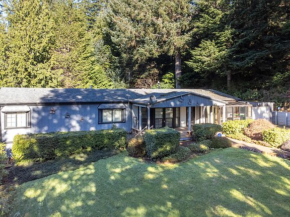 2nd image of 2085 SE Hemlock Ln