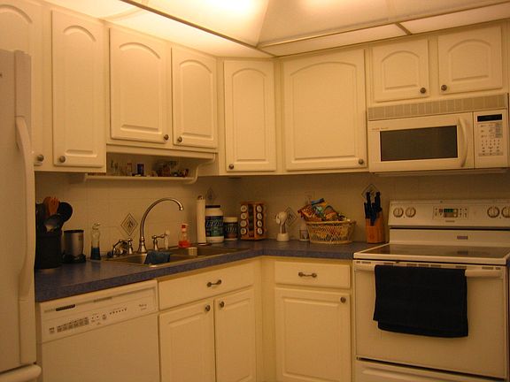 Kitchen is like new!