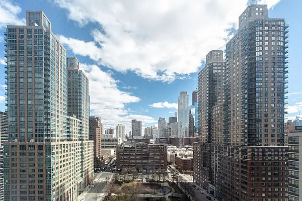 Rented by BLU Real Estate | media 7