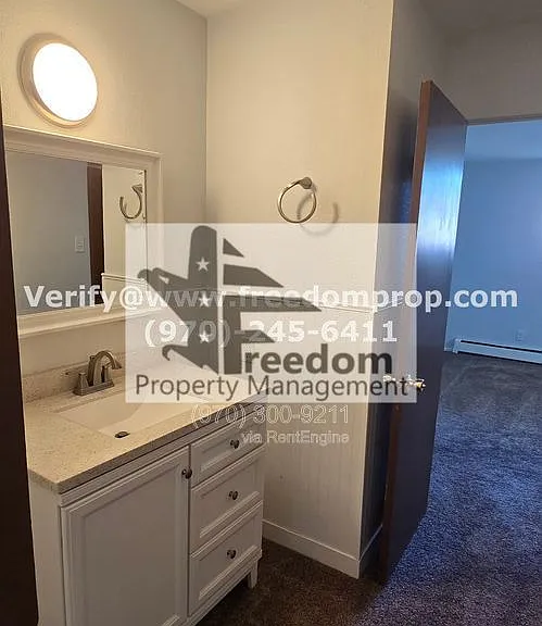 Chateau Apartments — Photo 8