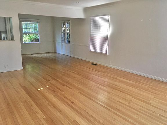 5th image of 1638 Manning Ave