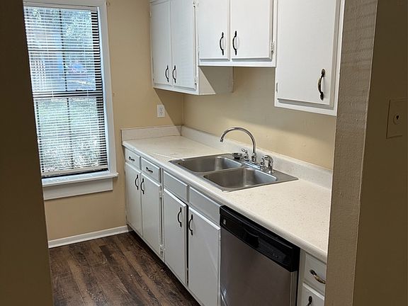 5th image of 2346 Horne Ave APT 3