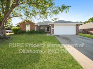 400 Coalbrook Dr, Norman, OK 73071