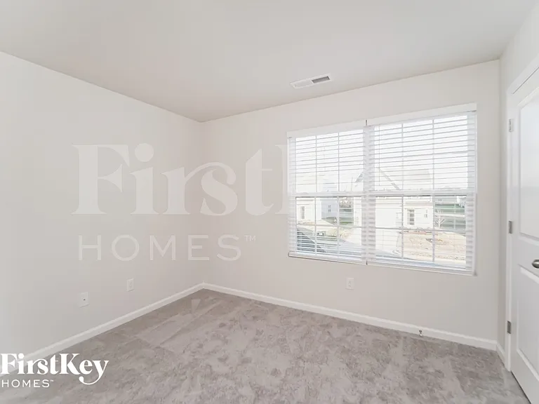 381 Hollingswood Dr — Photo 16