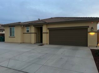 2067 Greenbriar Dr, Los Banos, CA 93635