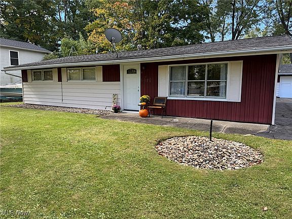 2nd image of 9515 Nita Ln