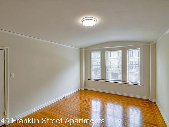4th image of 1845 Franklin St #201