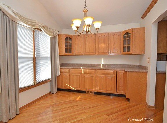 4th image of 1176 Holly Ln