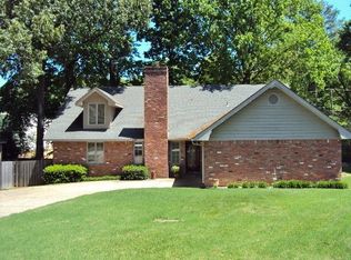 828 E Lakeshore Cv, Jonesboro, AR 72401