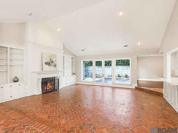 2nd image of 1839 Applewood Rd
