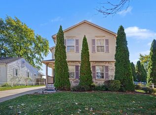 17786 Common Rd, Roseville, MI 48066