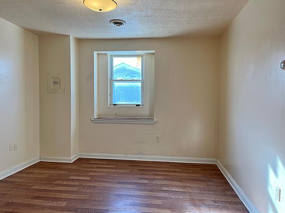 5th image of 1416 Main St #2