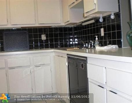 4th image of 2200 NE 33rd Ave APT 3J