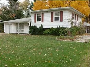 422 Holly Rd photo 1