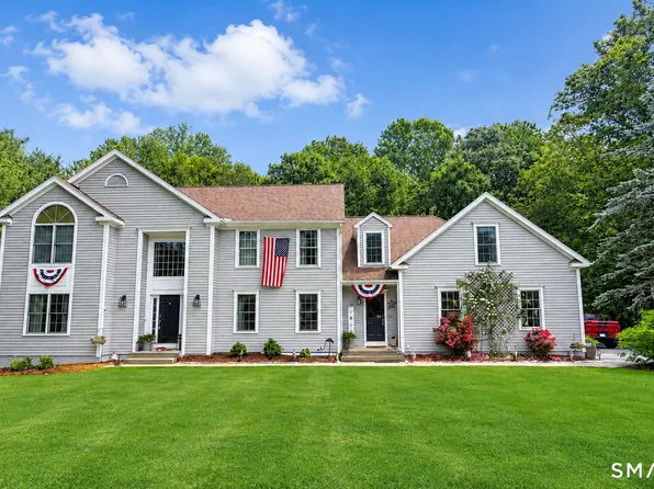 16 Founders Way, Monroe, CT 06468
