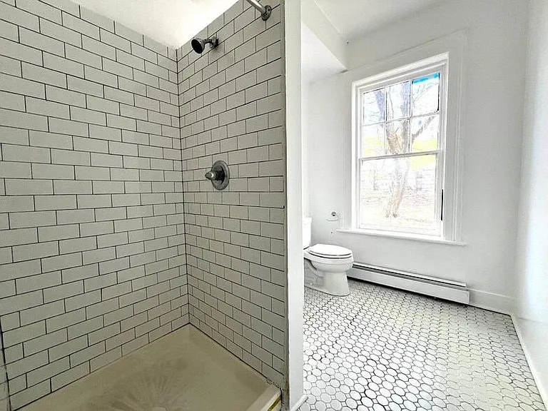82 Lander St #BASEMENT — Photo 8