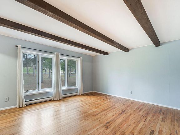 5th image of 1157 Forest COURT