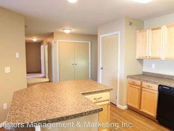 5th image of 3750 Gardenview Dr APT 102