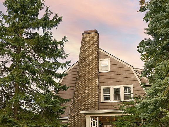 4th image of 2155 Middlefield Rd